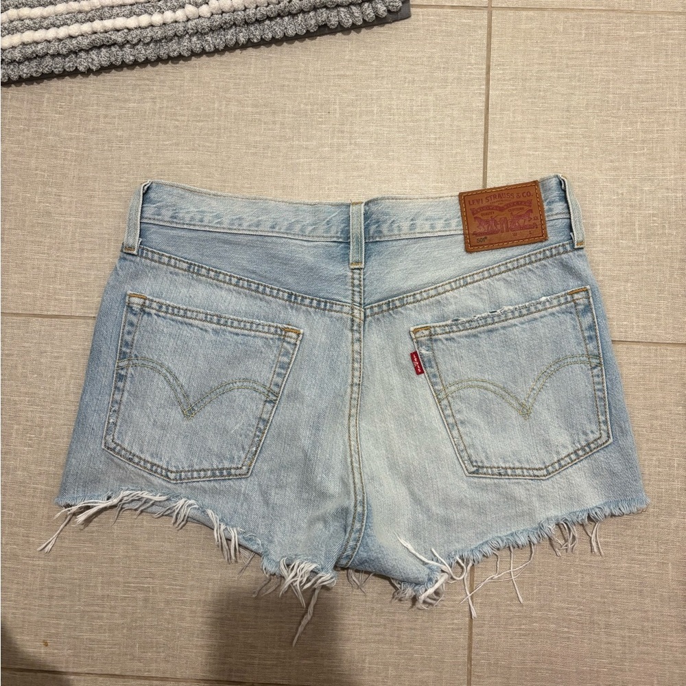 Levi’s Distressed Denim Shorts - Picture 3 of 3